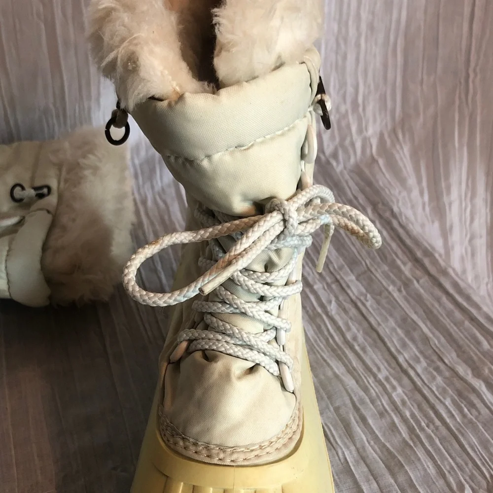 SOREL size 8 cream thick rubber sturdy waterproof winter outdoor boots